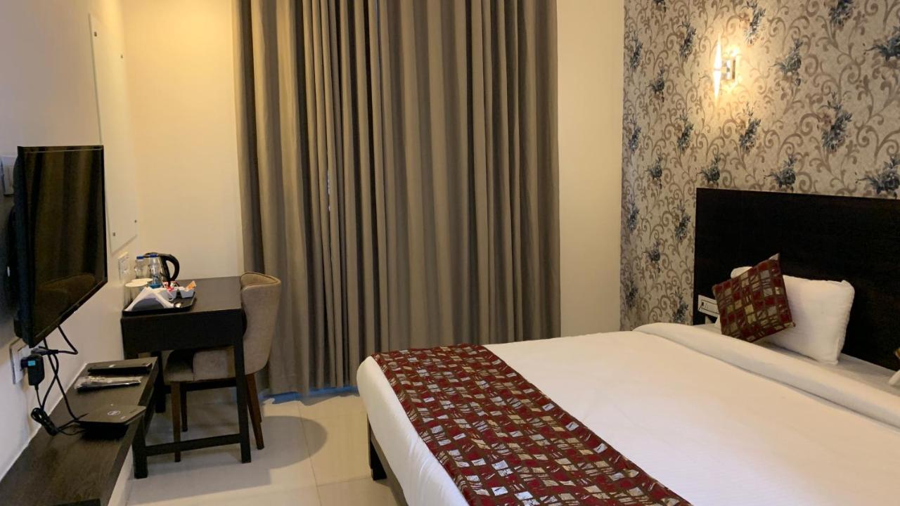 Hotel Singh'S By Wb Inn, Vashi, Nová Bombaj Exteriér fotografie