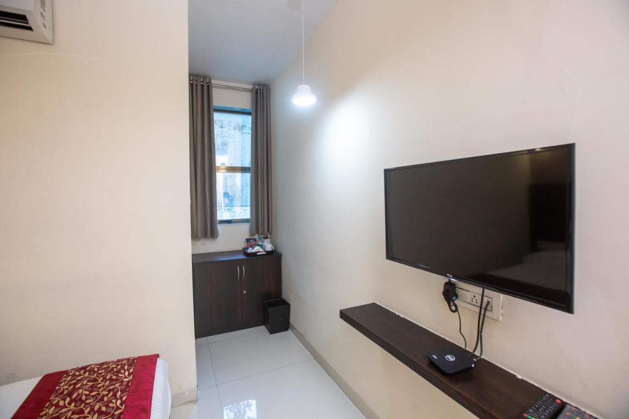 Hotel Singh'S By Wb Inn, Vashi, Nová Bombaj Exteriér fotografie