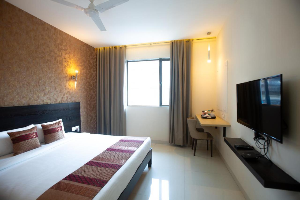 Hotel Singh'S By Wb Inn, Vashi, Nová Bombaj Exteriér fotografie